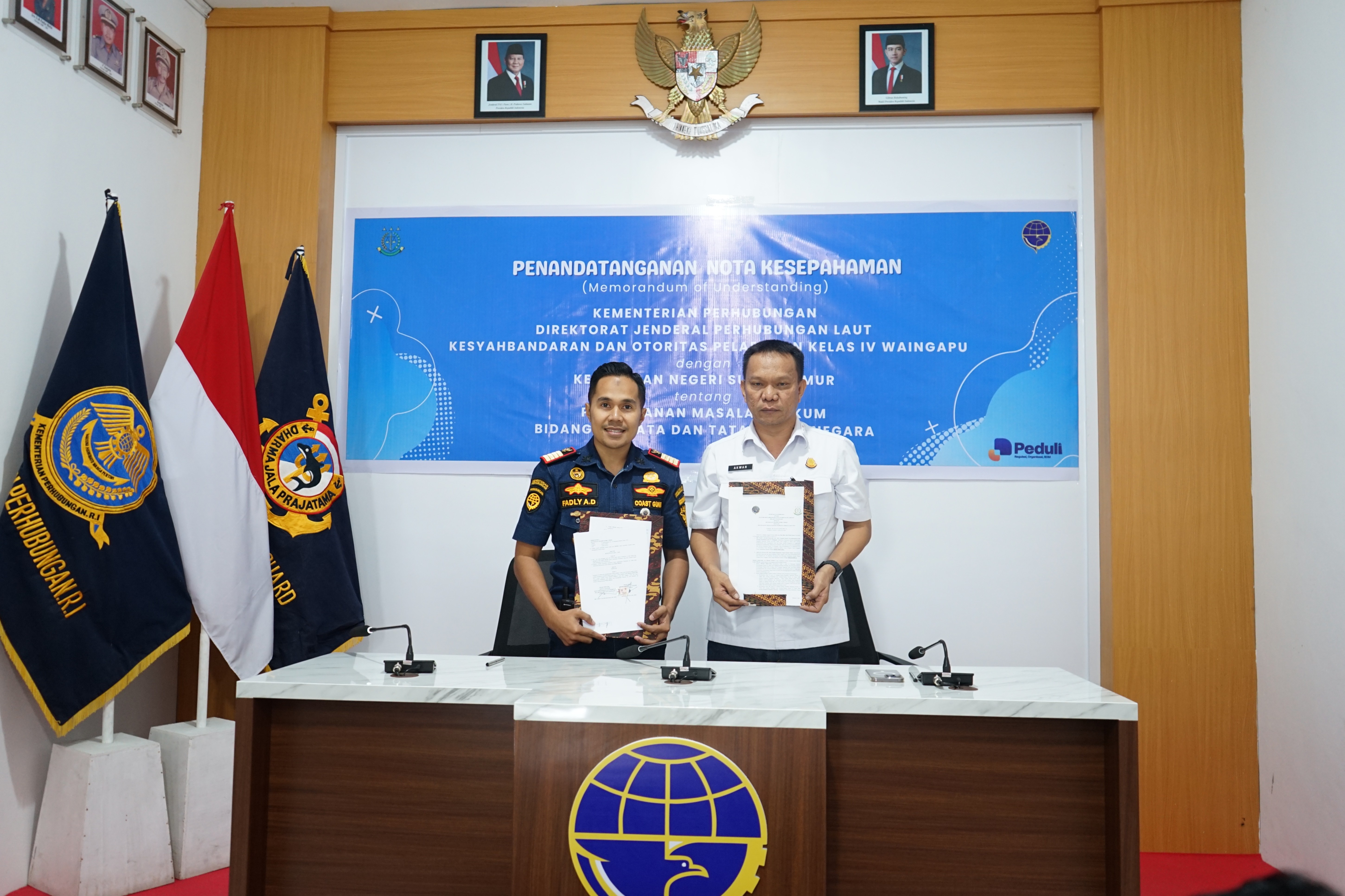 Kejaksaan Negeri Sumba Timur dan KSOP Kelas IV Waingapu Teken Nota Kesepahaman Penanganan Masalah Hukum Bidang Perdata dan Tata Usaha Negara